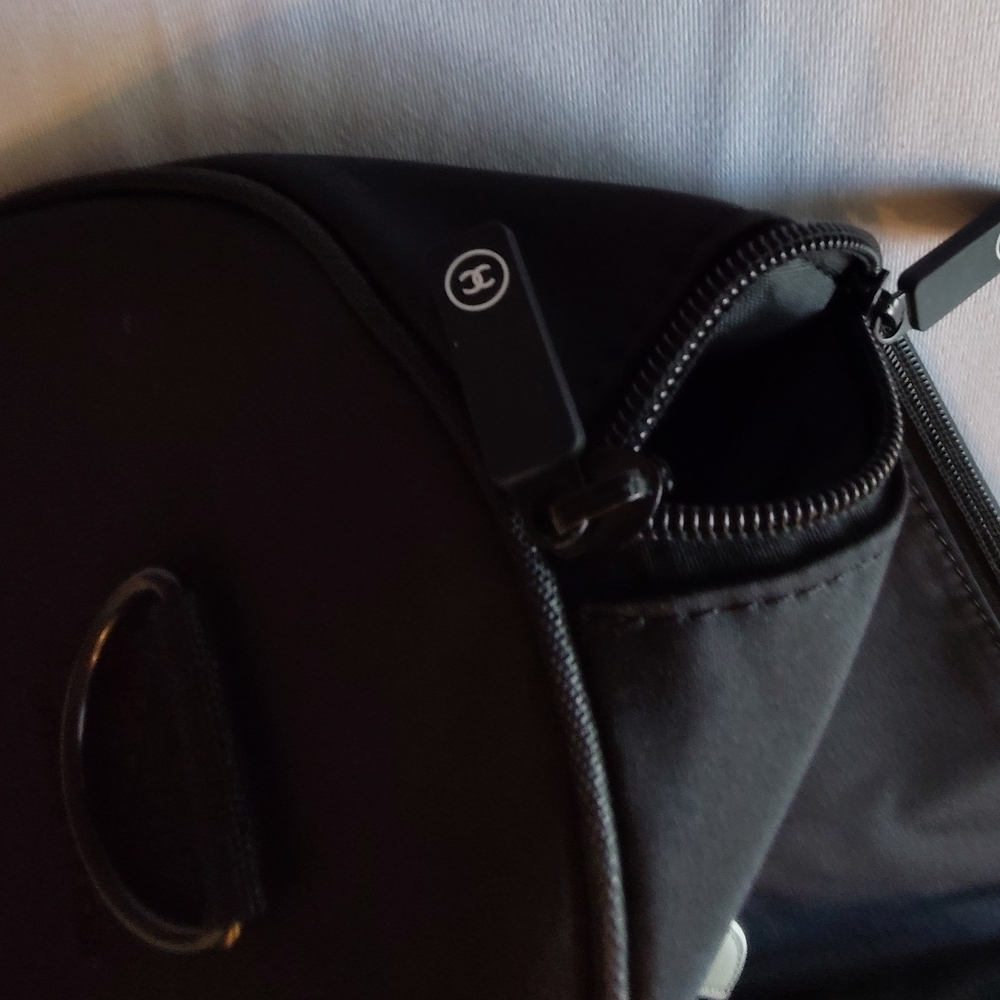 CHANEL Black Logo Tote Bag Detachable Crossbody Strap White CC New Tote Bag - Picture 6 of 8